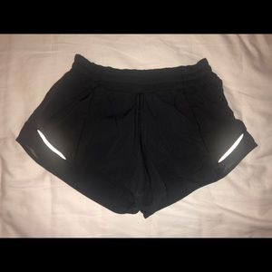 LULULEMON Hotty Hot Short 2.5in